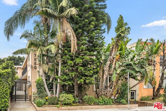 7550 Fountain Ave in West Hollywood, CA - Building Photo - Building Photo