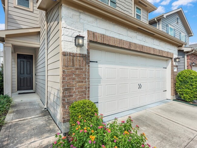 8924 Hollister Commons Ln in Houston, TX - Building Photo - Building Photo