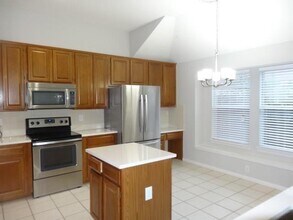 618 Rivercove Dr in Garland, TX - Foto de edificio - Building Photo