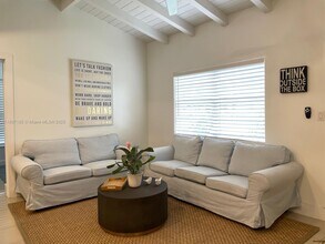 26 NE 70th St in Miami, FL - Building Photo - Building Photo