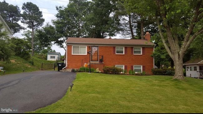 property at 14607 Anderson St