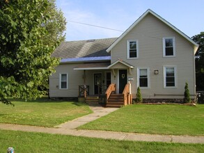 13 Walnut St in Potsdam, NY - Building Photo - Building Photo