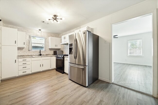 property at 1147 Du Barry Ln