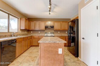 15929 W Cottonwood St in Surprise, AZ - Building Photo - Building Photo