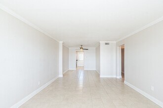 3535 E NASA Pkwy in Seabrook, TX - Building Photo - Building Photo