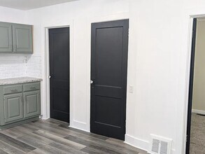 922 Burdette St in Mishawaka, IN - Foto de edificio - Building Photo