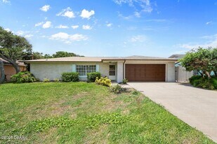 80 Cindy Ln in Ponce Inlet, FL - Building Photo