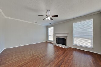 18914 Woodglen Shadows Dr in Humble, TX - Building Photo - Building Photo