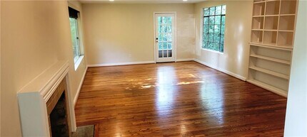 2323 Adams Dr NW in Atlanta, GA - Building Photo - Building Photo