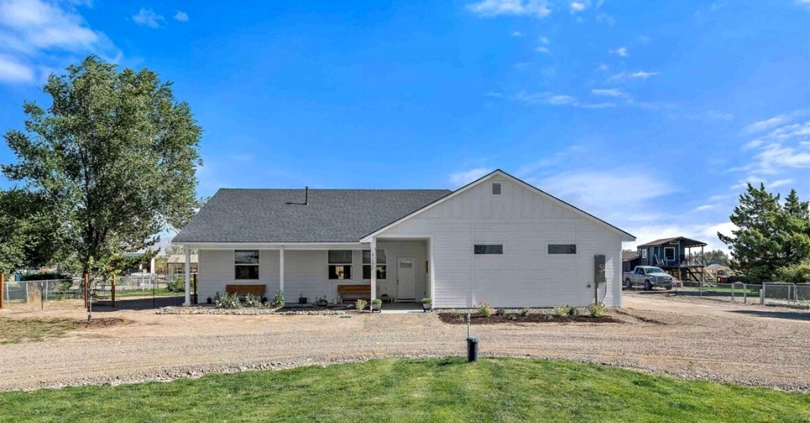 4280 NE Alexander Way in Mountain Home, ID - Building Photo