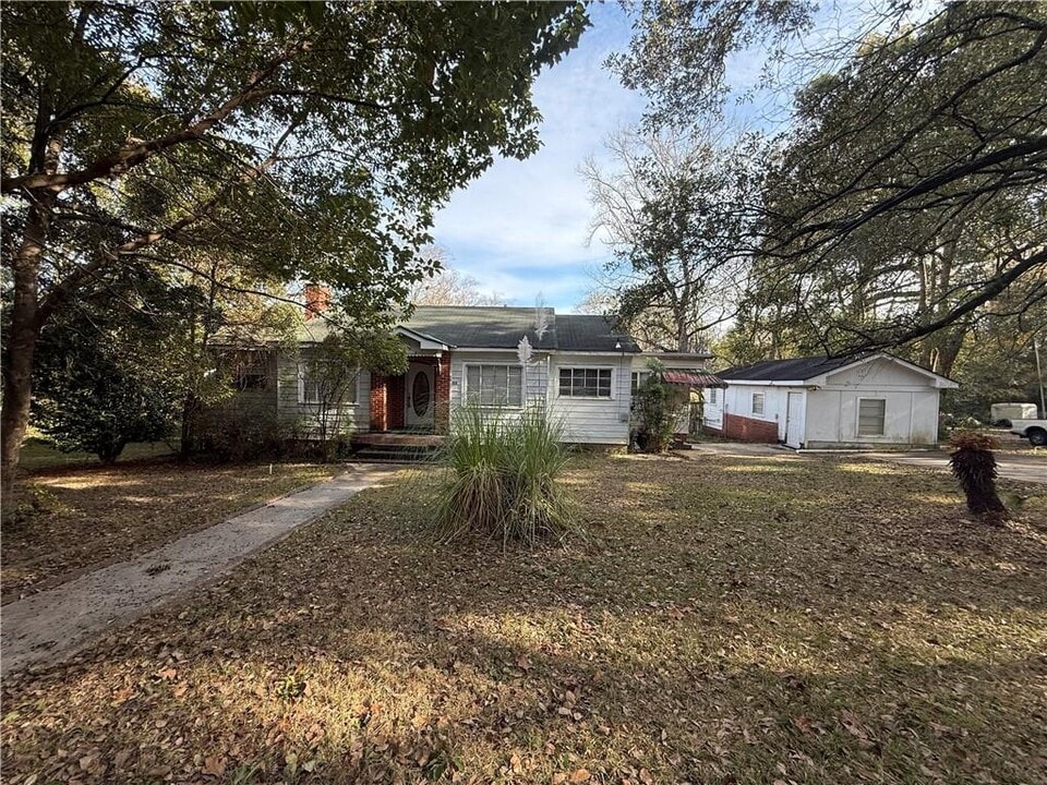 312 Grant St in Chickasaw, AL - Building Photo
