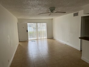 6387 Bay Club Dr, Unit Apt 1 in Fort Lauderdale, FL - Building Photo - Building Photo