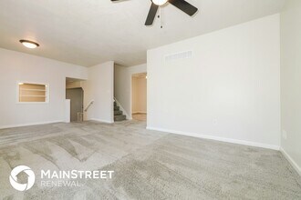 2128 E Arrowhead Cir in Olathe, KS - Foto de edificio - Building Photo