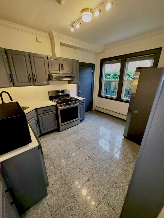 86 Edgewood Ave, Unit 1W in Yonkers, NY - Foto de edificio