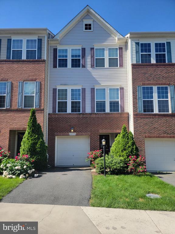 property at 22573 Highcroft Terrace