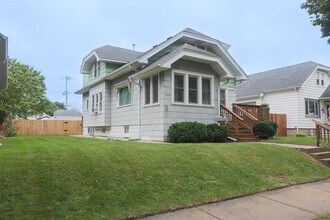 1963 S 75th St, Unit Upper in West Allis, WI - Building Photo - Building Photo