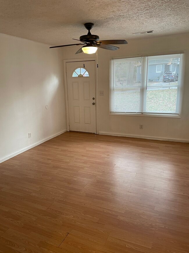 2267 Gary Ct NW in Atlanta, GA - Foto de edificio - Building Photo