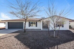 14009 N 42nd Dr in Phoenix, AZ - Building Photo