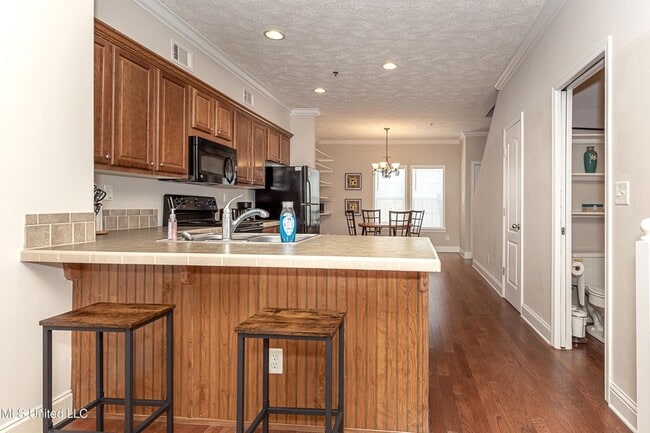 611 Peach St in D'Iberville, MS - Foto de edificio - Building Photo