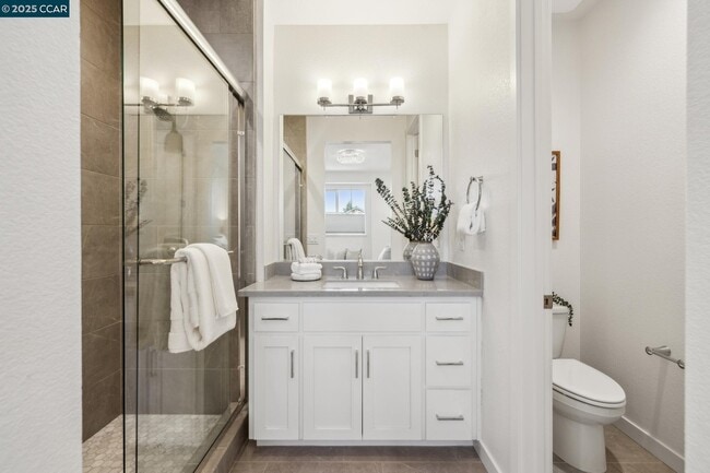 48 Riverbend Ln in Petaluma, CA - Building Photo - Building Photo