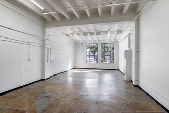 6221 Hollis St in Emeryville, CA - Building Photo - Building Photo