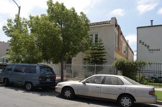 6036 Romaine St in Los Angeles, CA - Foto de edificio - Building Photo