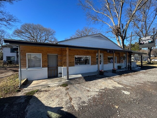 1330 Barry St in Oxford, AL - Building Photo - Building Photo