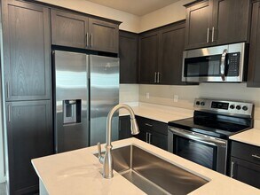 12019 SE High Creek Rd in Happy Valley, OR - Building Photo - Building Photo