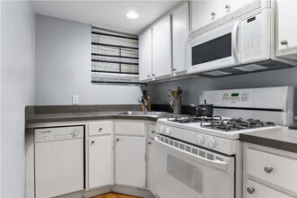 1170 Massachusetts Ave in Cambridge, MA - Building Photo - Building Photo
