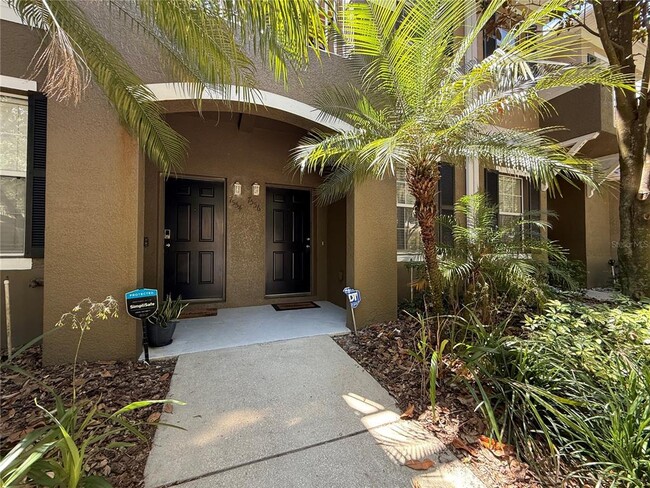 7556 Tamarind Ave in Tampa, FL - Foto de edificio - Building Photo
