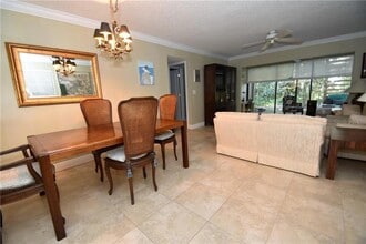 1716 Glenhouse Dr, Unit GL324 in Sarasota, FL - Building Photo - Building Photo