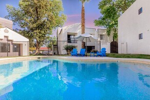 Mission Creek Apartments in Tucson, AZ - Building Photo