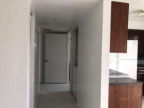 1453 SW 3rd St, Unit 306 in Miami, FL - Foto de edificio - Building Photo