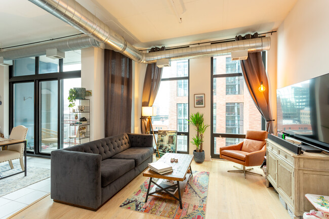 740 W Fulton St, Unit 804 in Chicago, IL - Building Photo - Building Photo