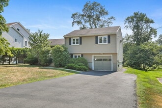 115 Lucille St in Fairfield, CT - Building Photo - Building Photo