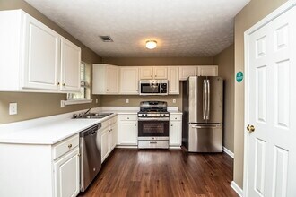 70 Creekview Blvd in Covington, GA - Building Photo - Building Photo