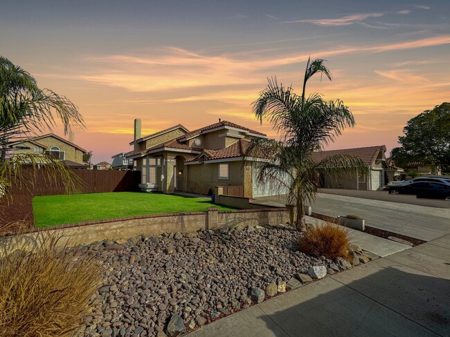 30645 Lake Point Dr in Menifee, CA - Foto de edificio - Building Photo