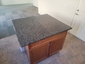 10542 Forum Peak Ln in Las Vegas, NV - Building Photo - Building Photo