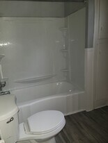 2734 Orleans Ave, Unit 4 in Niagara Falls, NY - Building Photo