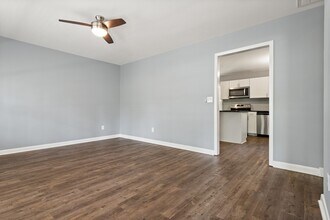 305 Golf Course Dr in Raleigh, NC - Building Photo - Building Photo