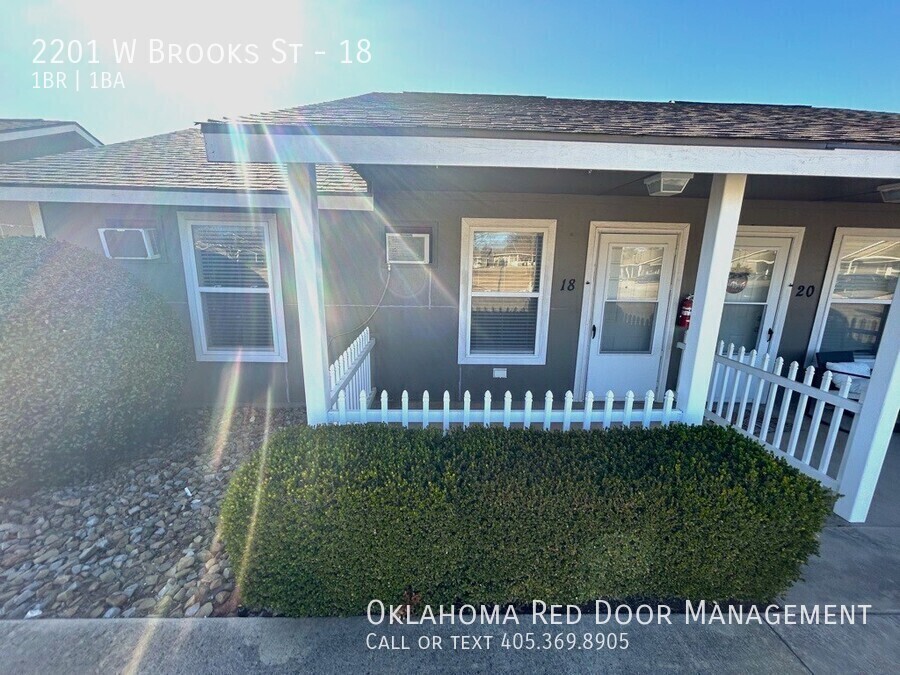 2201 W Brooks St in Norman, OK - Foto de edificio