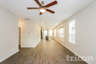 2439 Cohorn Trl in Richmond, TX - Building Photo