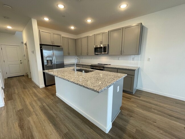 12217 Alamosa Dr in Rancho Cordova, CA - Building Photo - Building Photo