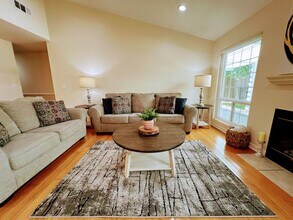 5309 Lockhurst Dr in Los Angeles, CA - Building Photo - Building Photo