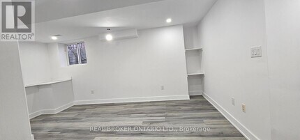 1296 Ellenton Crescent in Milton, ON - Building Photo - Building Photo
