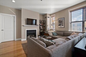 1723 Washington St in Boston, MA - Foto de edificio - Building Photo