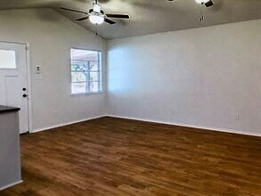 2709-2711 Livingston Ave in Fort Worth, TX - Building Photo - Building Photo