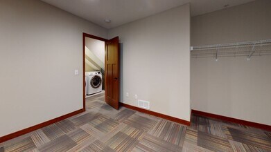 915 7th St SE in Minneapolis, MN - Building Photo - Building Photo