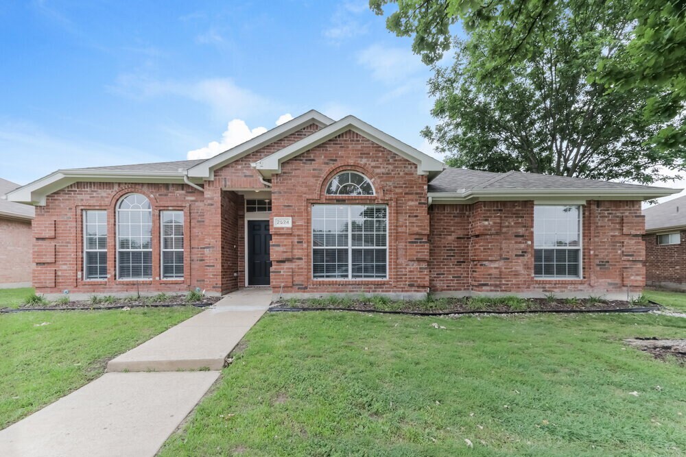2524 Hackberry Creek in Mesquite, TX - Building Photo