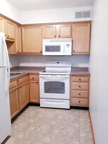 1803 21st Ave Pl, Unit 1803 in Coralville, IA - Building Photo